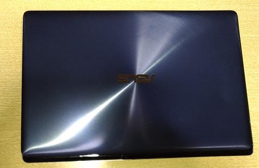 ASUS TAICH21とZenBook3 の平面積の比較